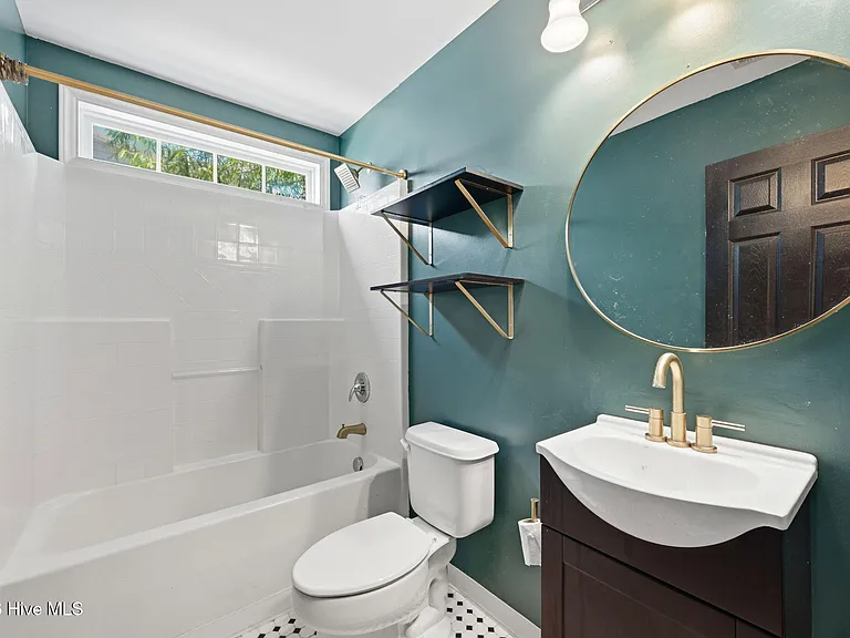 106 Lakeside Green Dr — Photo 20