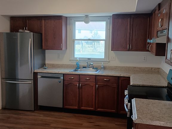 new kitchen floor and appliances