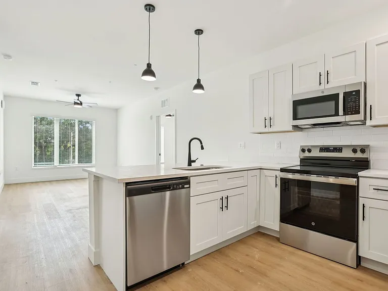 The Milk Stacks: Boutique Luxury Living in Downtown Orlando's Milk District — Photo 47