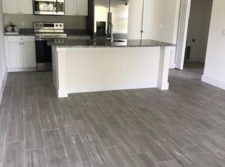 801 SW 8th Pl, Cape Coral, FL 33991