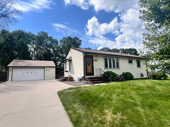1244 Ryan Ave E, Maplewood, MN 55109