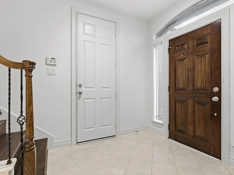 1303 Sherwood Point Ln — Photo 5