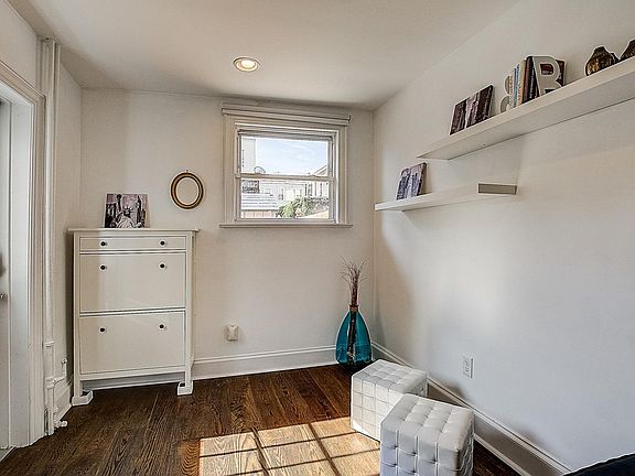 Den/ Office