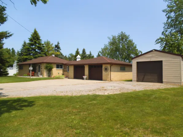 3683 Monitor Rd, Bay City, MI 48706