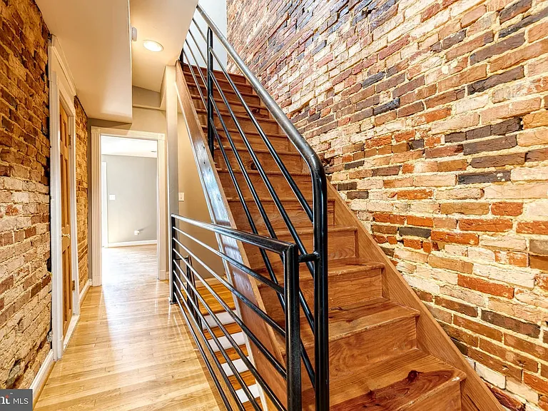 1514 Light St — Photo 10