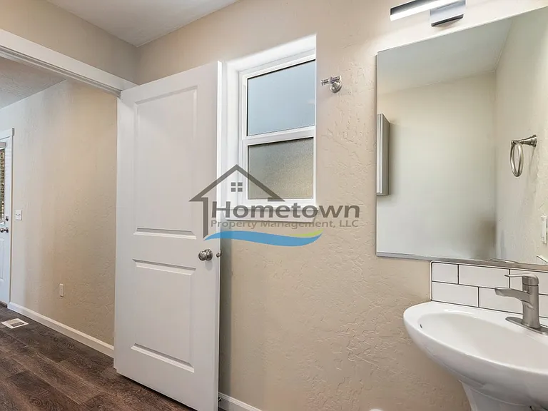 705 E Alaina Ave — Photo 22