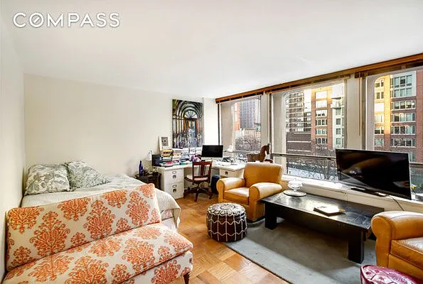 Rented by Compass | media 21