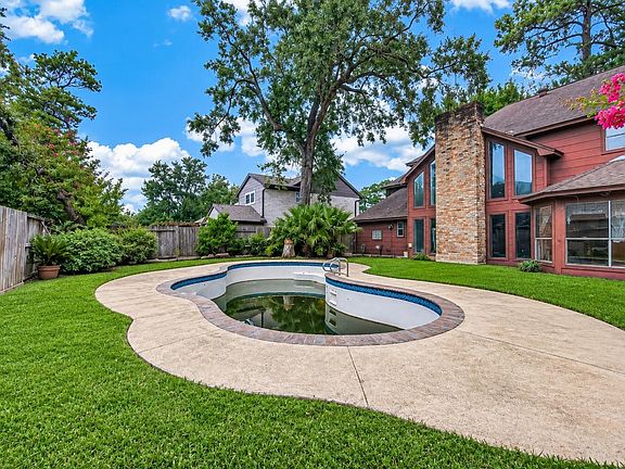 3rd image of 6803 Wimbledon Estates Dr