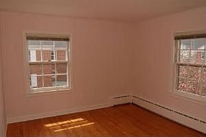 2nd image of 1412 Hinman Ave APT 3E