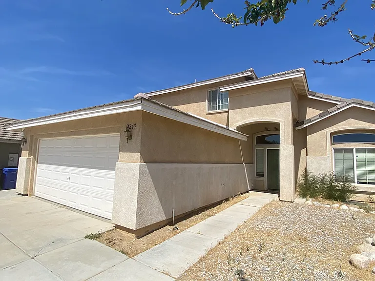 14243 Palm Ct — Photo 24