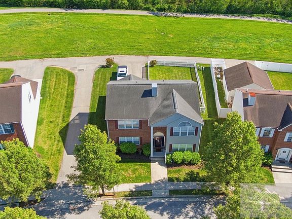 4th image of 1726 Lions Dr