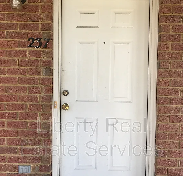 237 Magnolia Plantation Ct — Photo 2