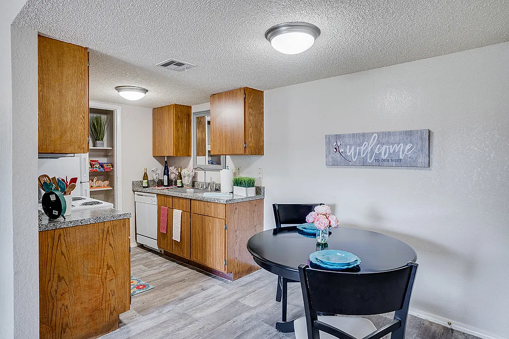 Riverchase Apartments — Photo 2