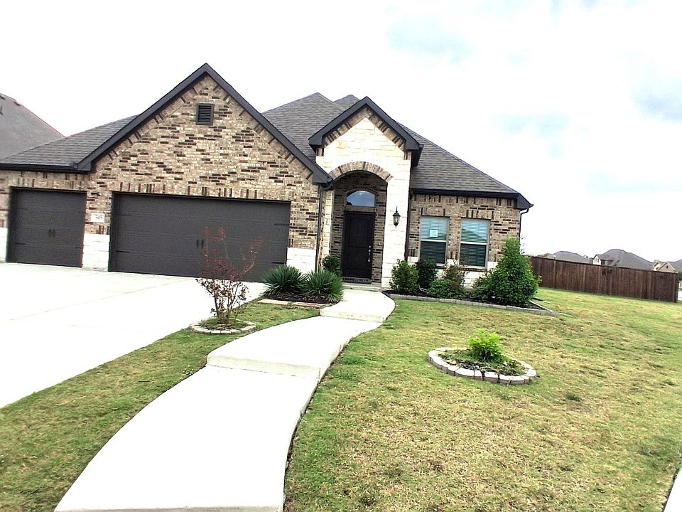 1st image of 545 Oleander Dr