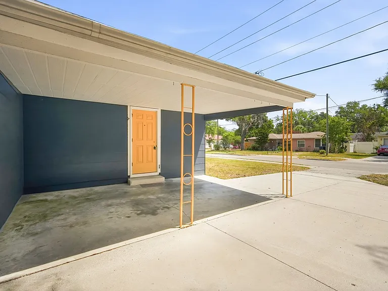 1419 E Jean St — Photo 6