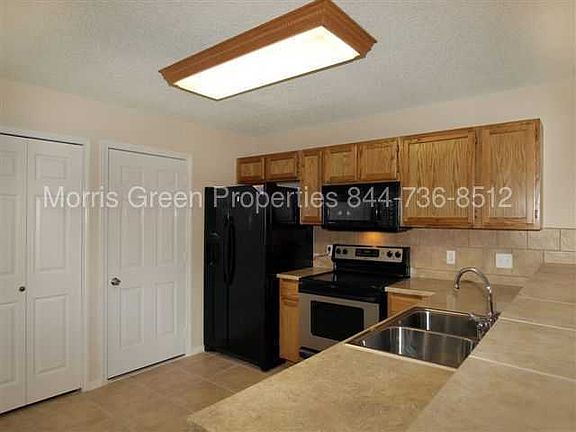 4th image of 1312 E Logan St