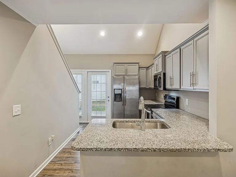 3219 Clemons Cir — Photo 19