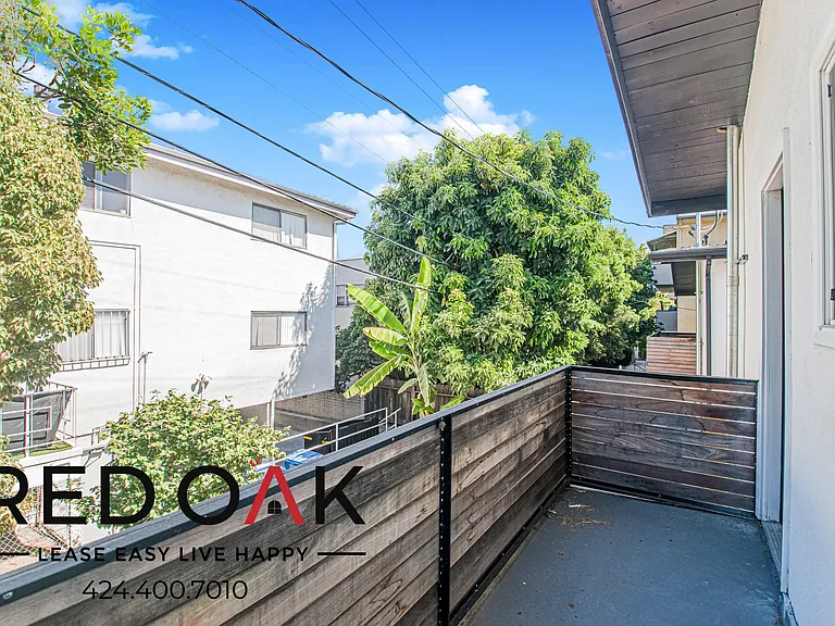 1350 N Fuller Ave #9 — Photo 3