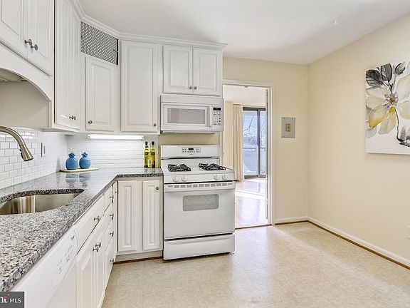 5th image of 4620 N Park Ave APT 404W