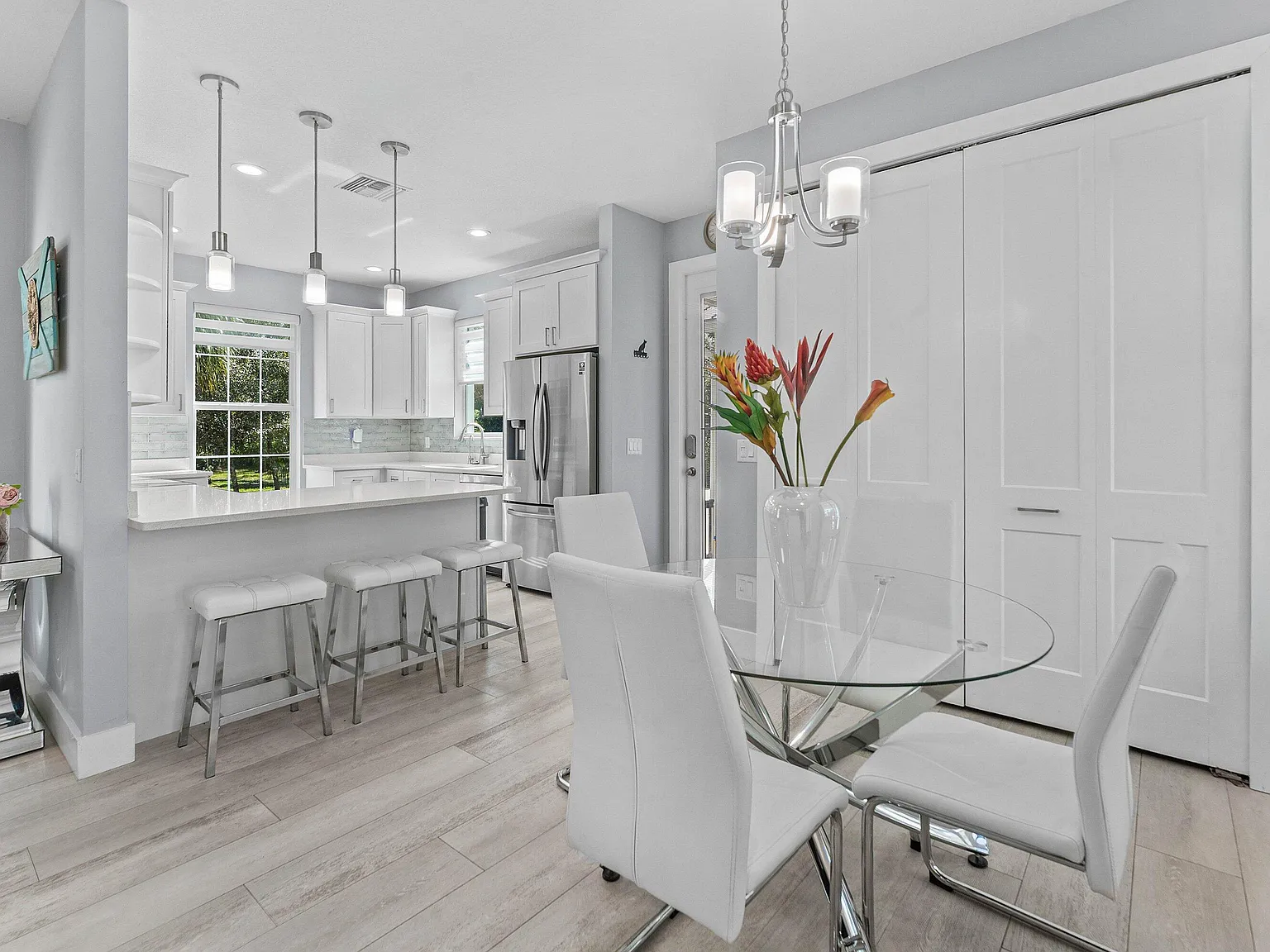 2 bed, 2.0 bath, 1000 sqft, $4,000 — Photo 3