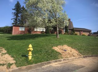 7 Circle Dr, Monessen, PA 15062