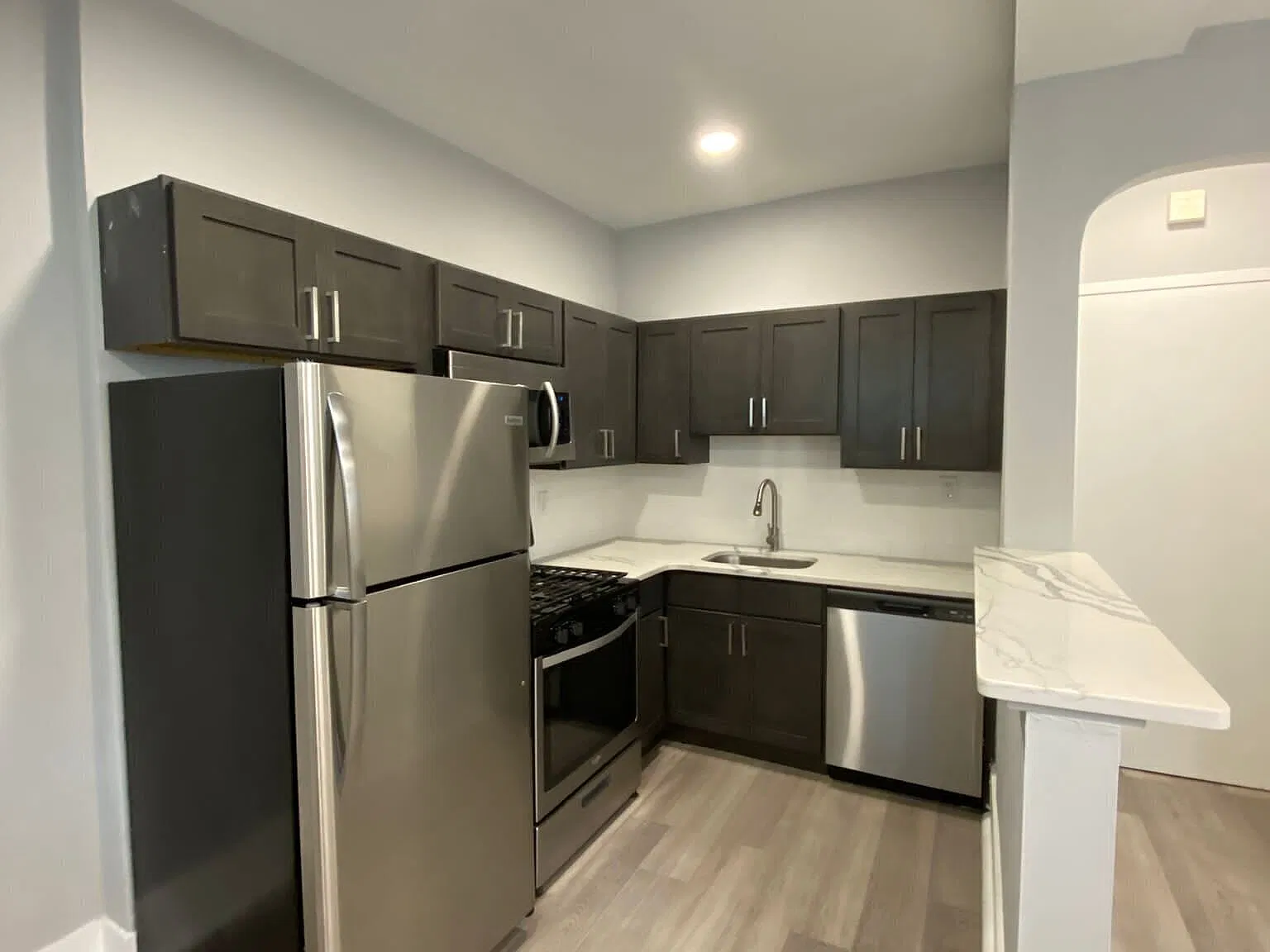 625 E Vernon Rd — Photo 4