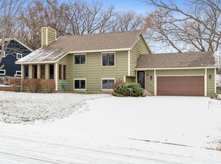 999 Amble Rd, Shoreview, MN 55126