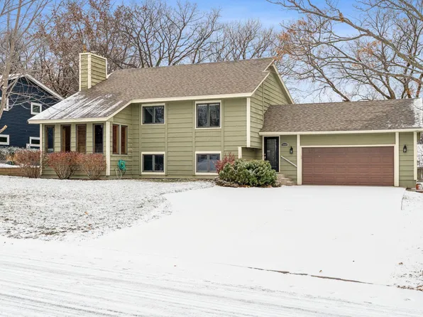 999 Amble Rd, Shoreview, MN 55126