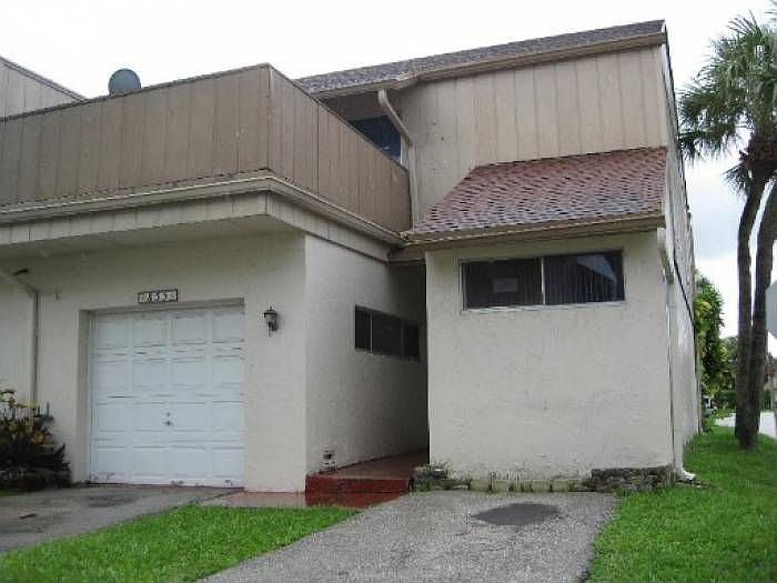 1st image of 853 NW 81st Way