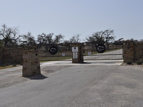 3rd image of 79 Thriving Oak Dr