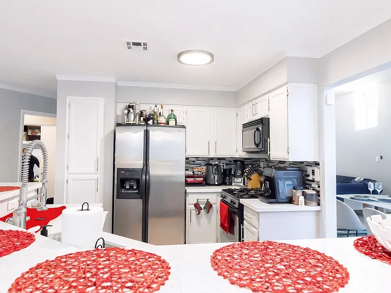 Devita Cir — Photo 6