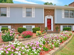 7203 Twin Forks Dr, Roanoke, VA 24019