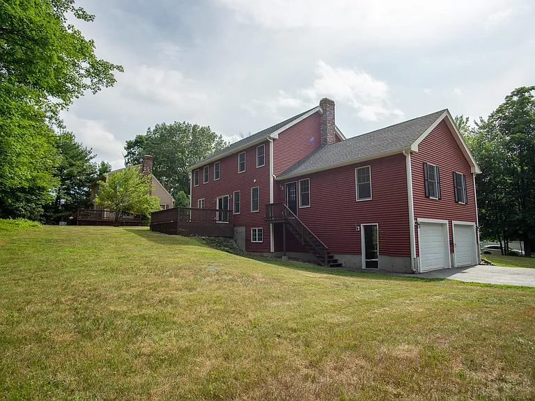 22 Valley Forge Cir — Photo 2
