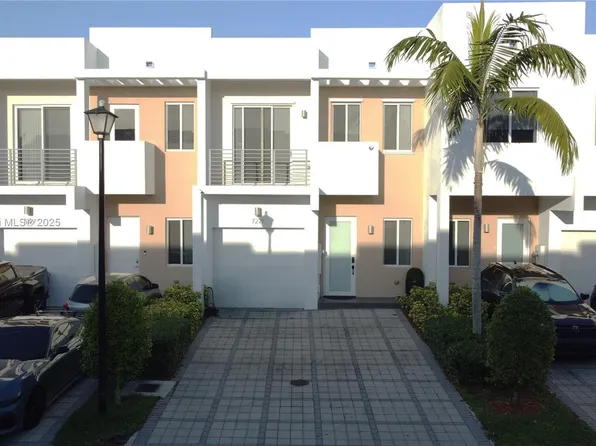 7221 NW 103rd Path, Doral, FL 33178