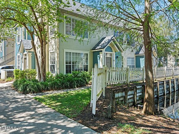2nd image of 13700 RICHMOND PARK Drive #807