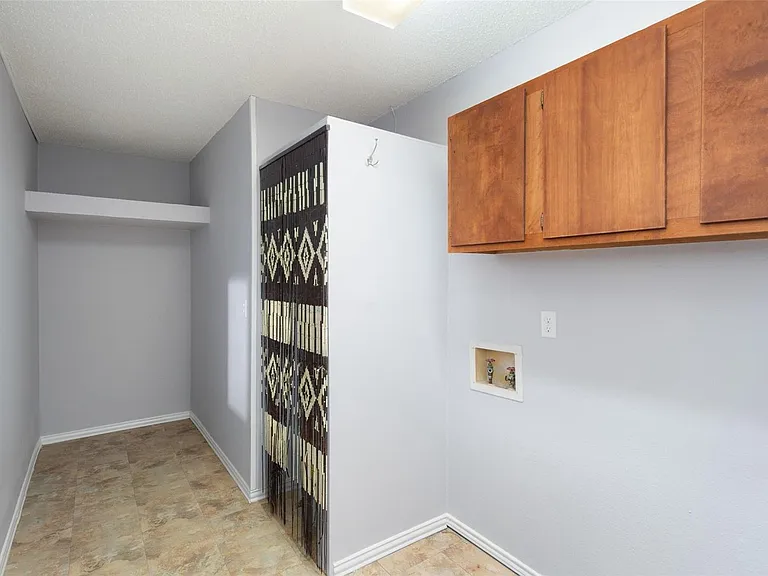 1533 Springaire Ln — Photo 14