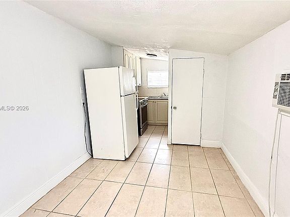 5th image of 1878 NW 112th Ter Unit 1
