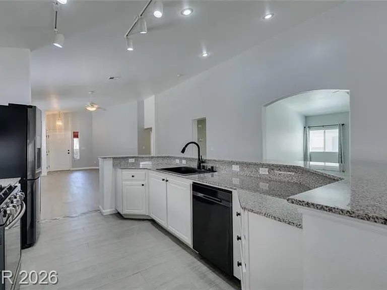 8111 Desert Cloud Ave — Photo 28