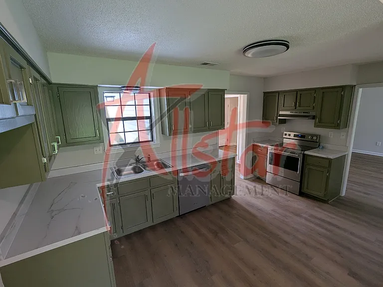 5640 Ingleside Dr — Photo 4