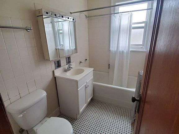 4th image of 3615 N Lockwood Ave #2A
