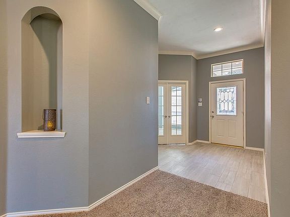 4th image of 8008 Vista Creek Ln