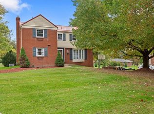 220 Ridgeview Dr, Venetia, PA 15367