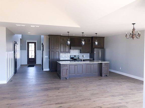 4th image of 4649 N Triple Crown Dr
