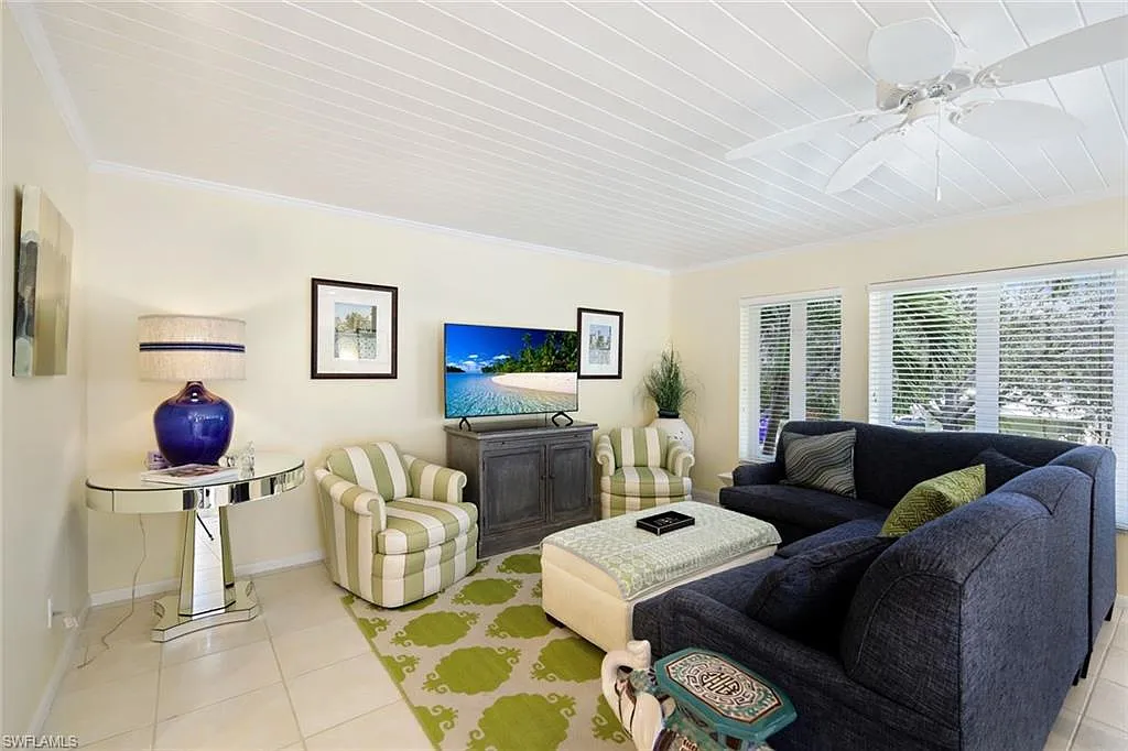 2 bed, 2.0 bath, 1058 sqft, $8,000 — Photo 4