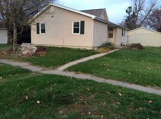 1010 6th Ave, Vinton, IA 52349
