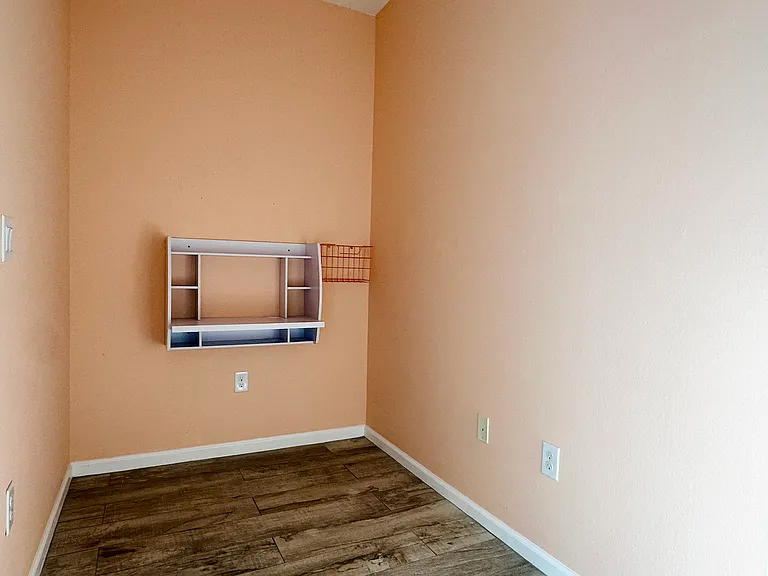 2410 Bittle Way — Photo 8
