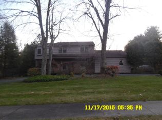 3 Beechnut Dr, Long Valley, NJ 07853