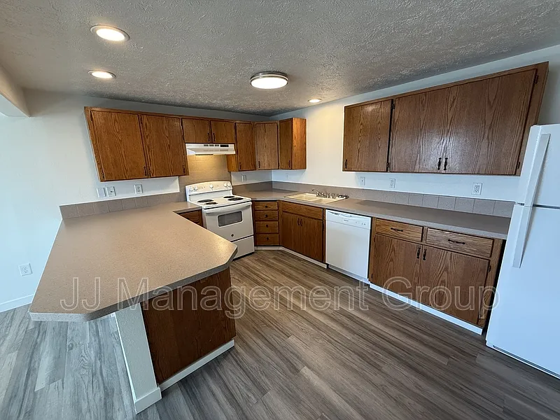 1231 2nd St #WEBSTER APARTMENTS