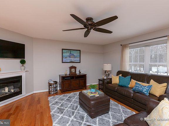 5th image of 312 Woodchuck Ln