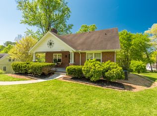 303 Iroquois Dr, Knoxville, TN 37914
